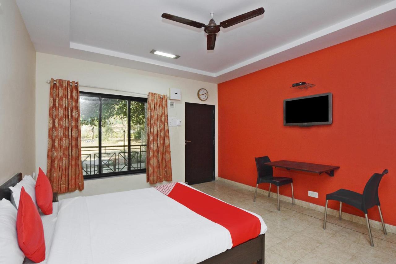Oyo Midway Park Resort Atgaon Buitenkant foto