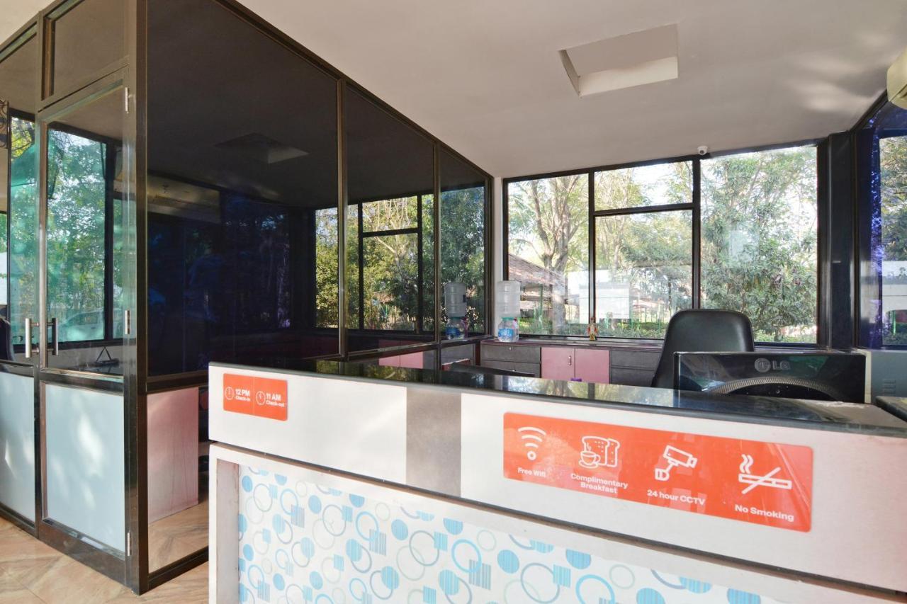 Oyo Midway Park Resort Atgaon Buitenkant foto