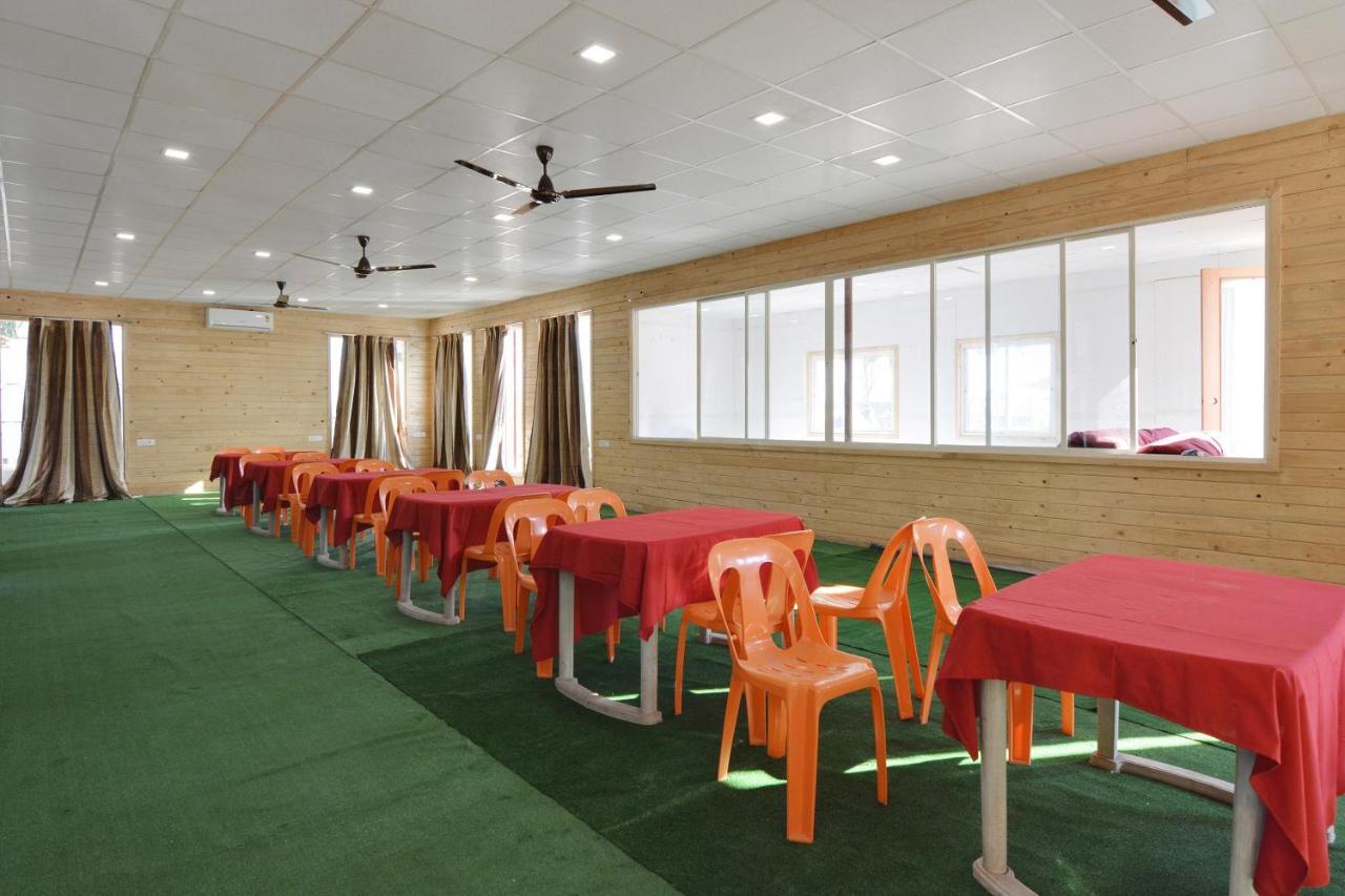 Oyo Midway Park Resort Atgaon Buitenkant foto